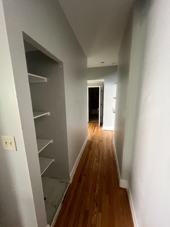 211 W 9th St #2 - Photo 3 of 7