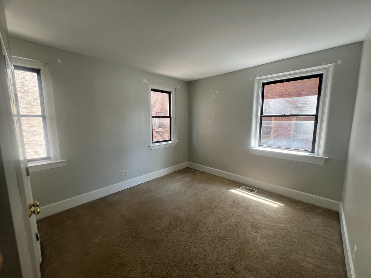211 W 9th St #2 - Photo 6 of 7