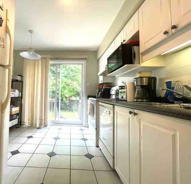 242 Windhurst Dr - Photo 3 of 14