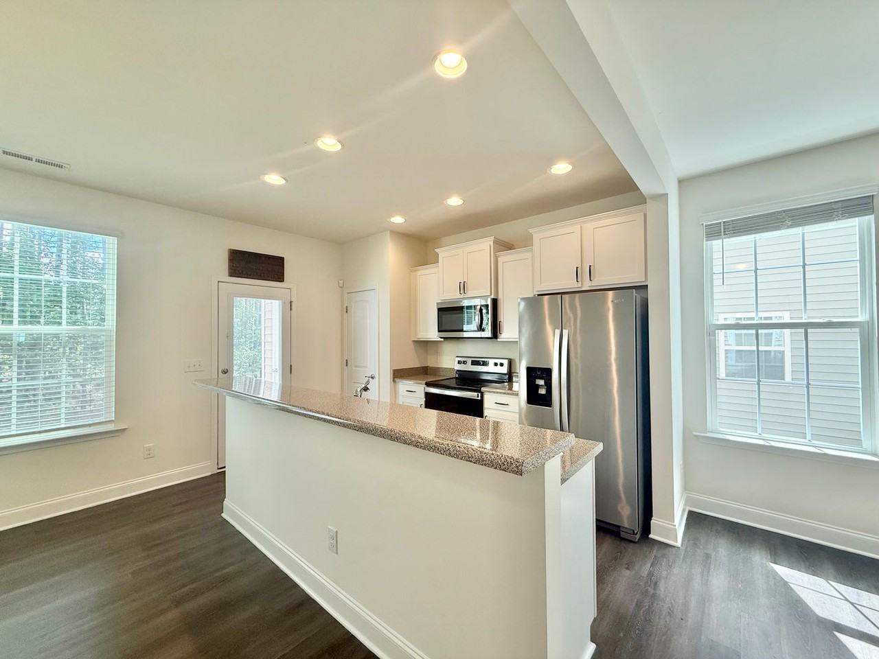 5724 Princess Curry Way - Photo 4 of 21