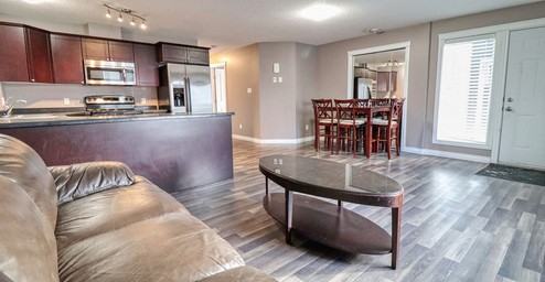 5014 50 St - Photo 2 of 11