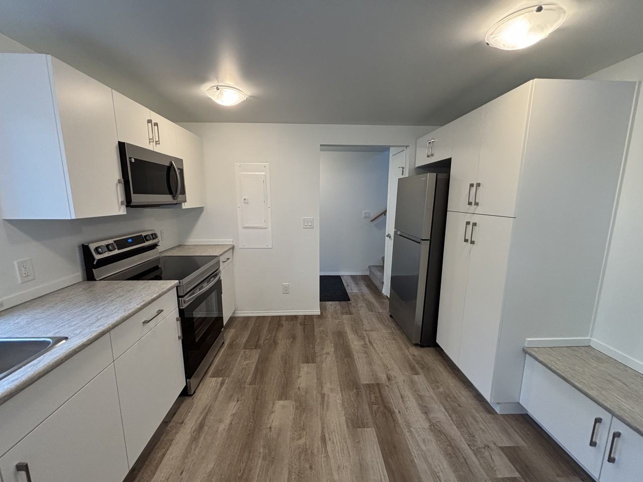 11936 47 St Nw - Photo 7 of 17