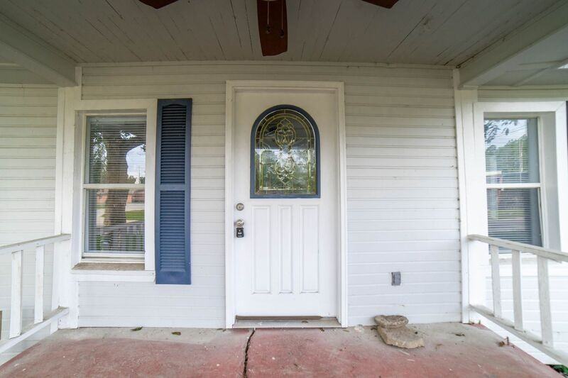 518 Railroad St - Photo 7 of 38