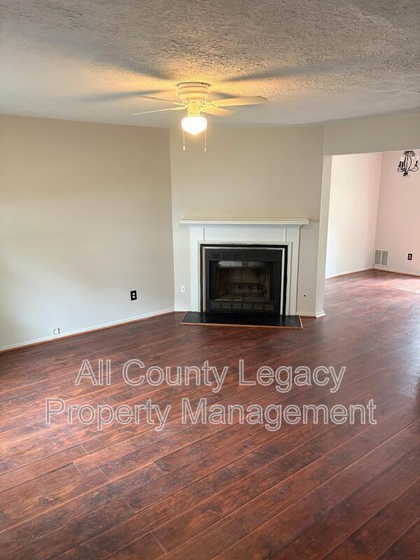 5774 Wells Cir - Photo 2 of 11