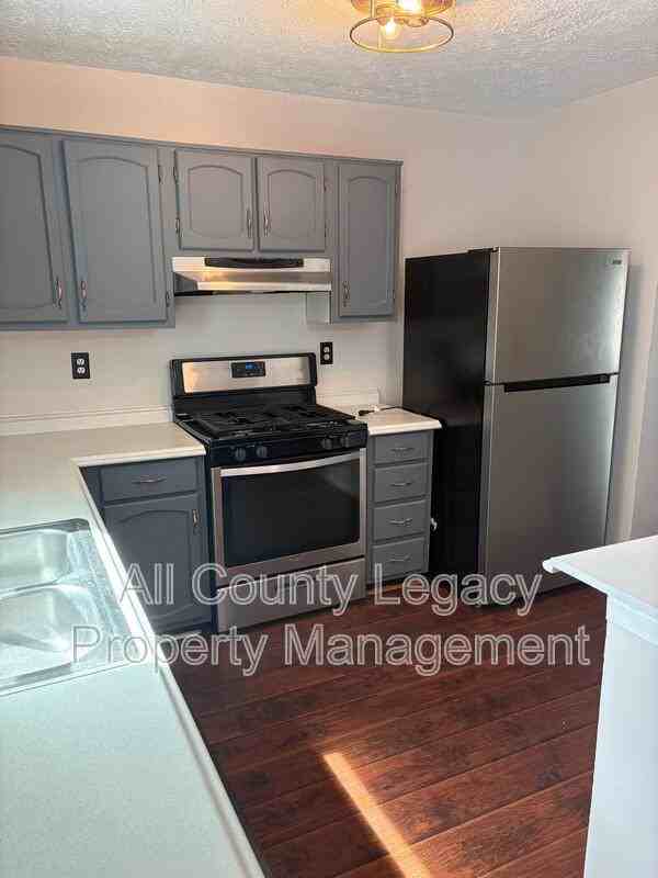 5774 Wells Cir - Photo 4 of 11