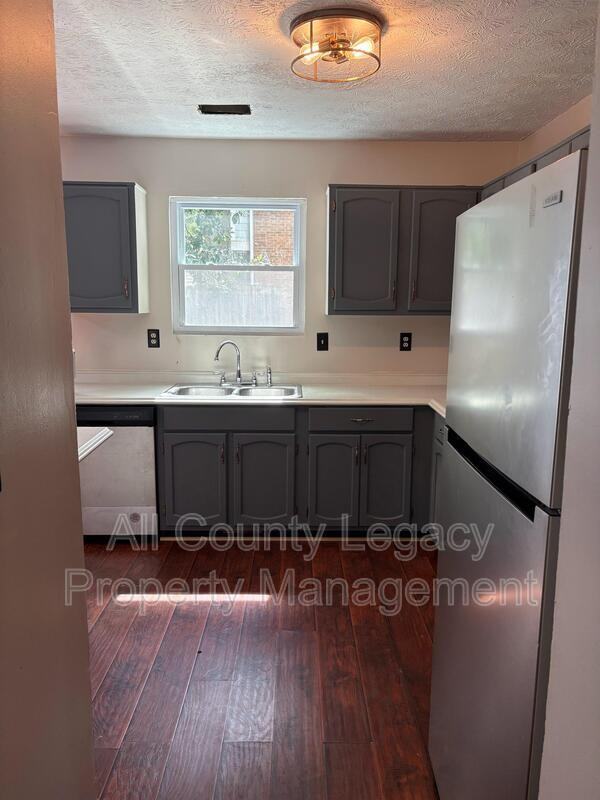 5774 Wells Cir - Photo 5 of 11