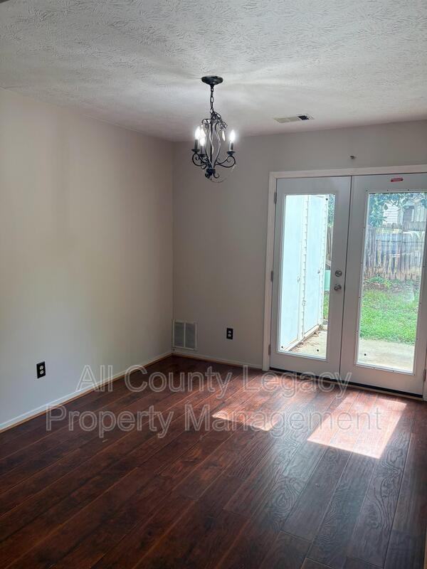 5774 Wells Cir - Photo 6 of 11