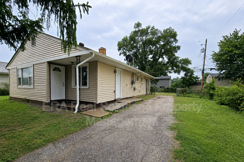 2169 Hanna Dr - Photo 2 of 10