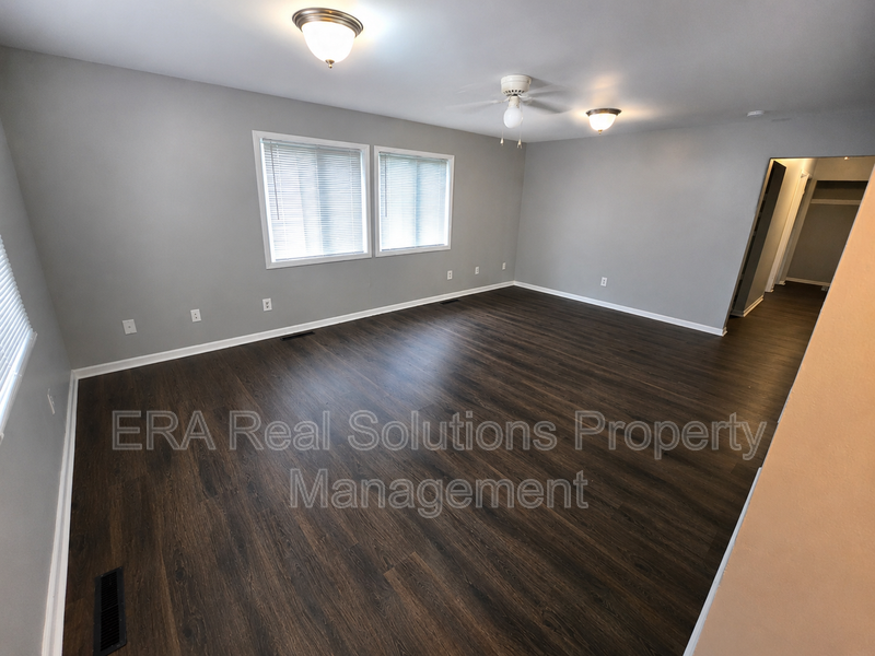 2169 Hanna Dr - Photo 3 of 10