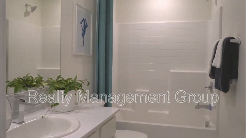 1445 Suwerte Ave #5 - Photo 4 of 30