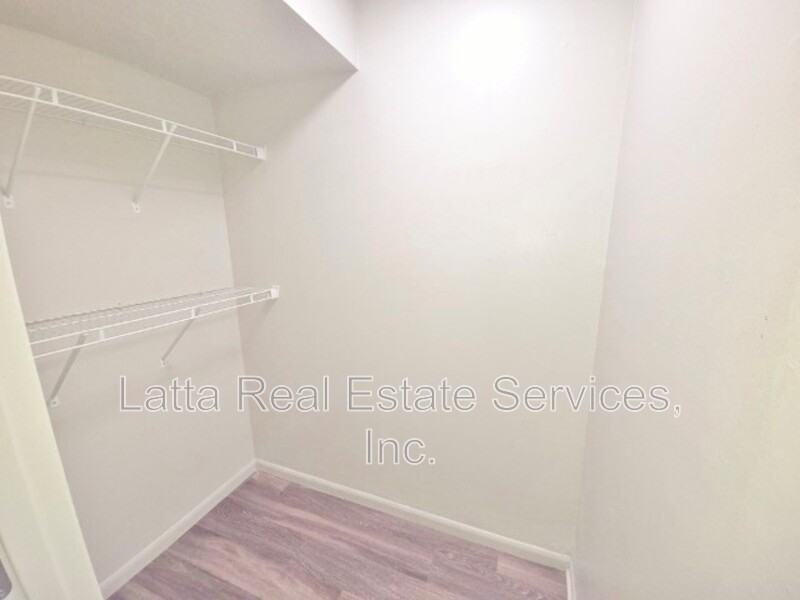 12403 E 40th St S #B - Photo 6 of 11