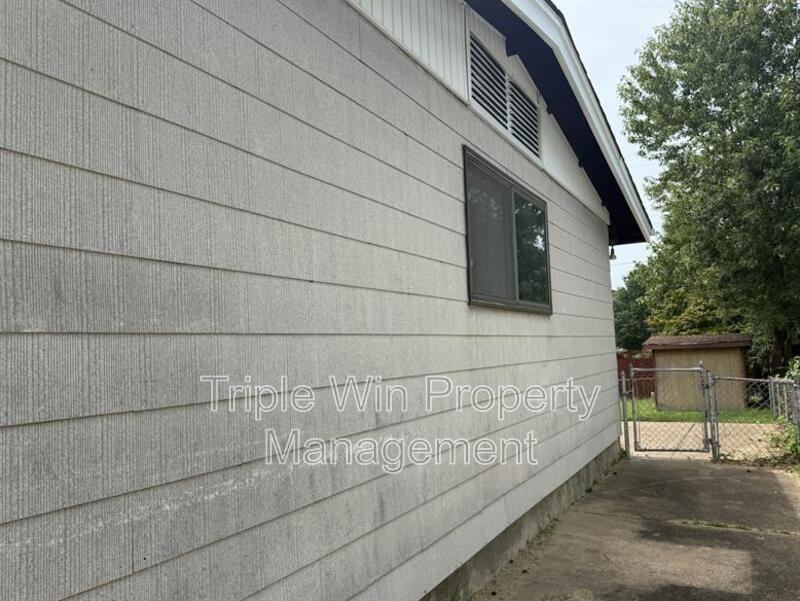 10319 Varnum Dr - Photo 4 of 34