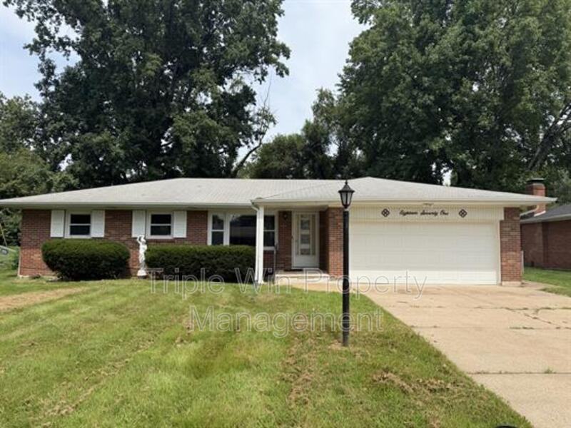 1871 Shardell Dr - Photo 2 of 40