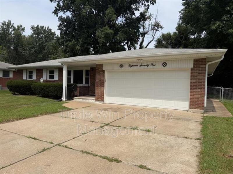 1871 Shardell Dr - Photo 3 of 40