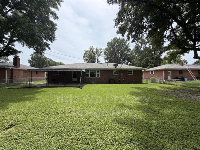 1871 Shardell Dr - Photo 6 of 40