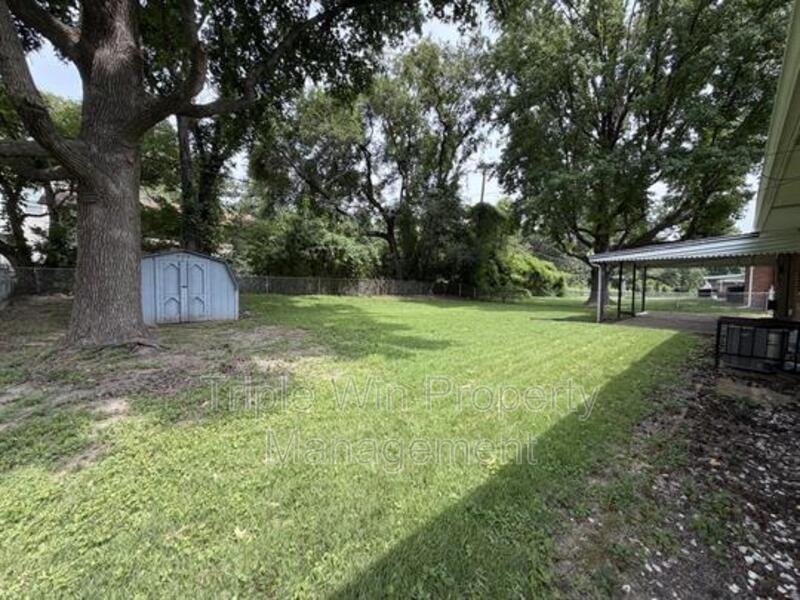 1871 Shardell Dr - Photo 7 of 40