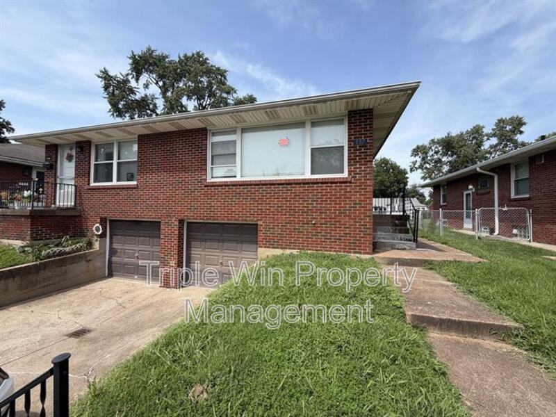 937 Chain Of Rocks Dr - Photo 2 of 23
