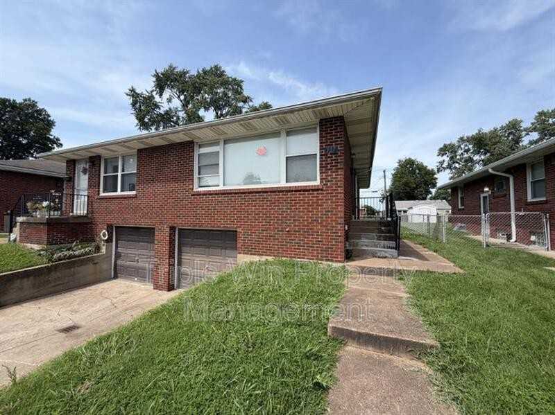 937 Chain Of Rocks Dr - Photo 3 of 23