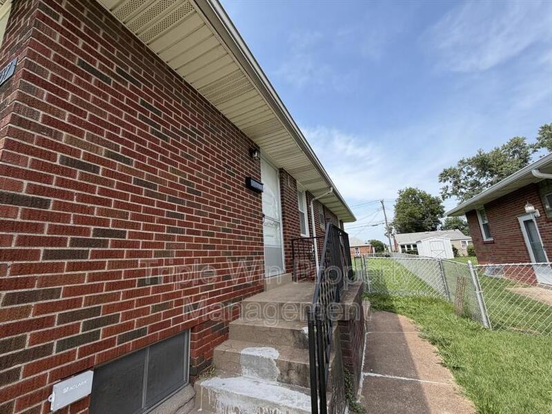 937 Chain Of Rocks Dr - Photo 4 of 23