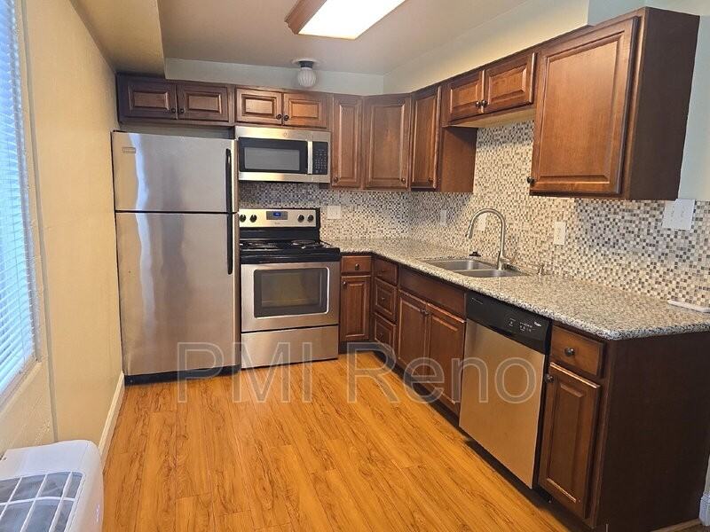 780 Lander St #6 - Photo 5 of 10