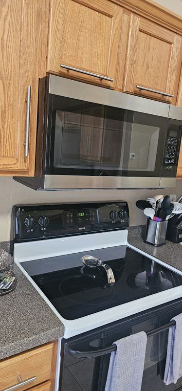 1073 Sw Dalton Ave - Photo 2 of 7