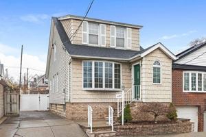 featured image of 120 W 56th St