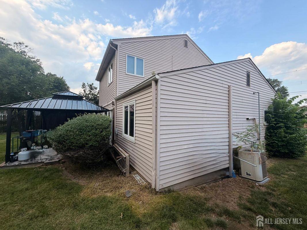 36 Cambridge Rd - Photo 6 of 26