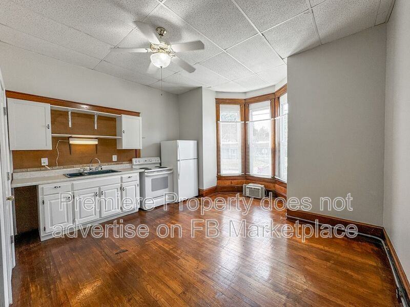 311 E Arthur St #3 - Photo 2 of 6