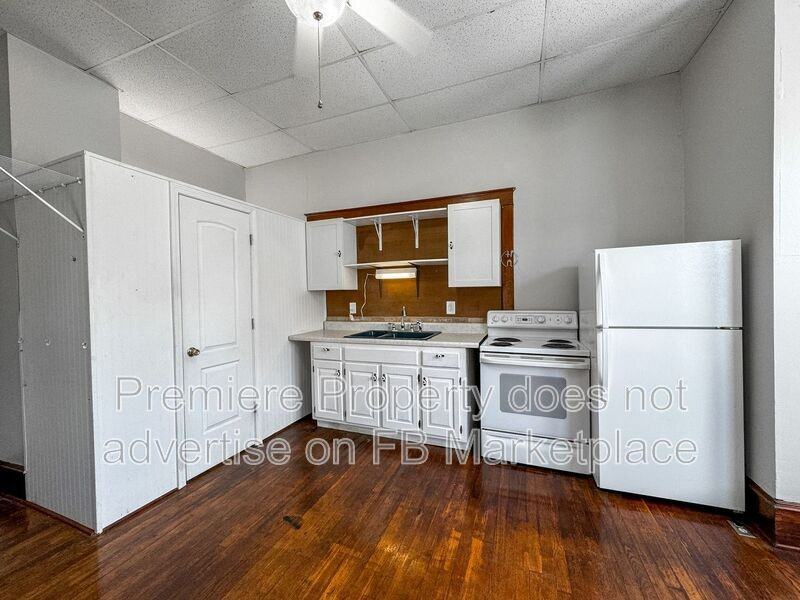 311 E Arthur St #3 - Photo 3 of 6