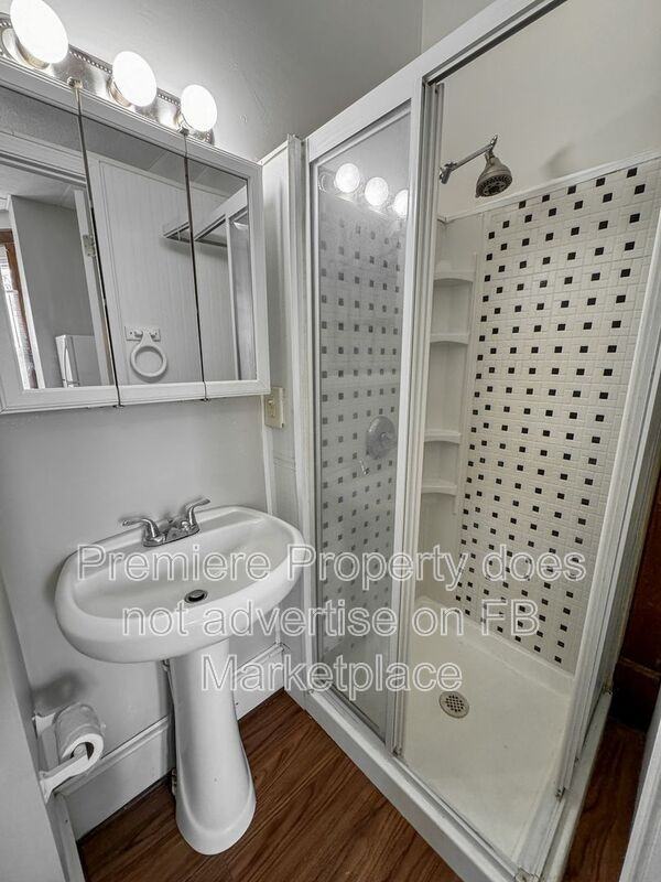311 E Arthur St #3 - Photo 5 of 6