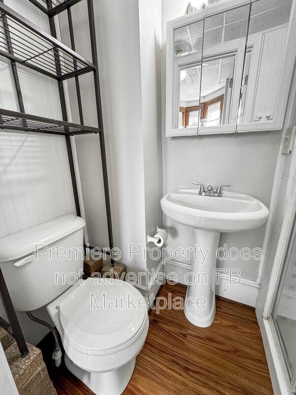 311 E Arthur St #3 - Photo 6 of 6
