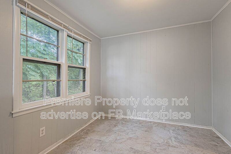 7334 Ne 51st St - Photo 7 of 12