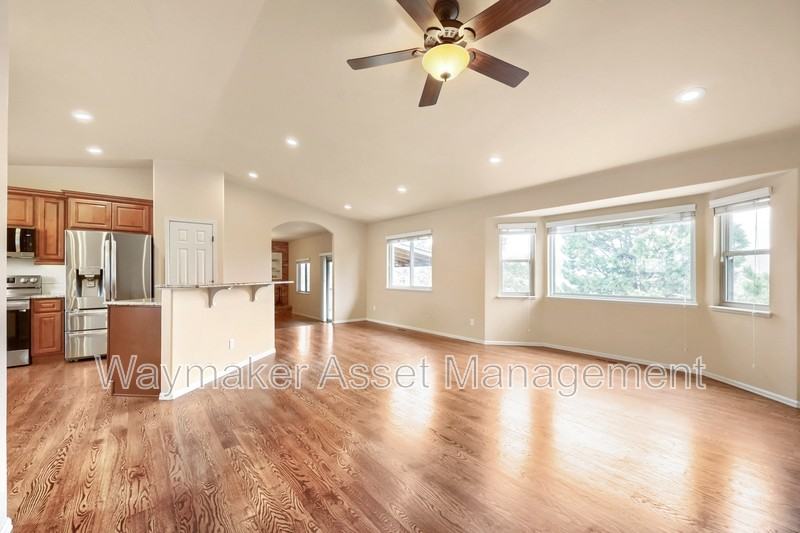 965 Wutheringhts Dr - Photo 2 of 12
