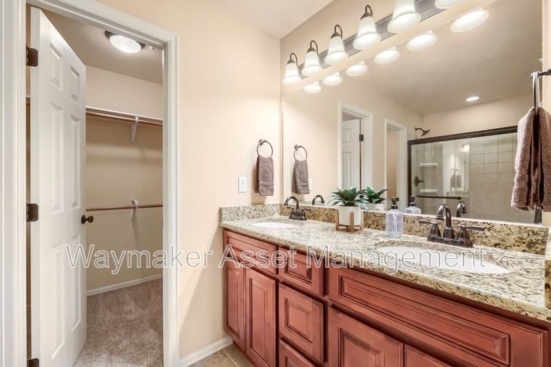 965 Wutheringhts Dr - Photo 3 of 12