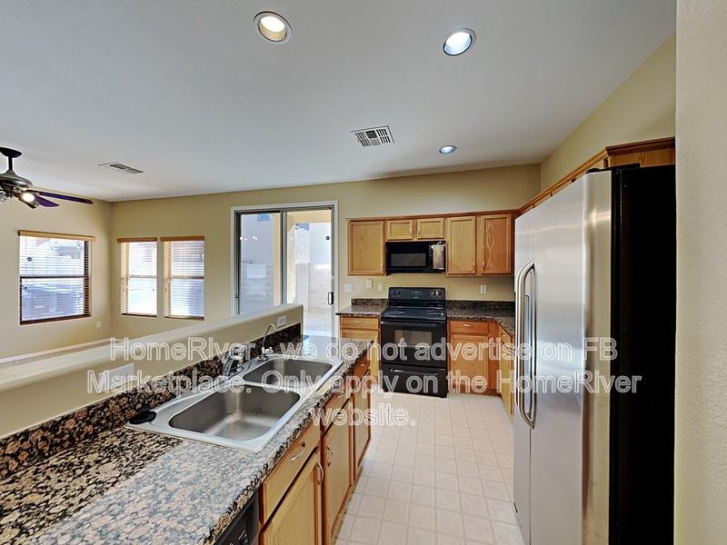 6435 W Sophie Ln - Photo 6 of 42