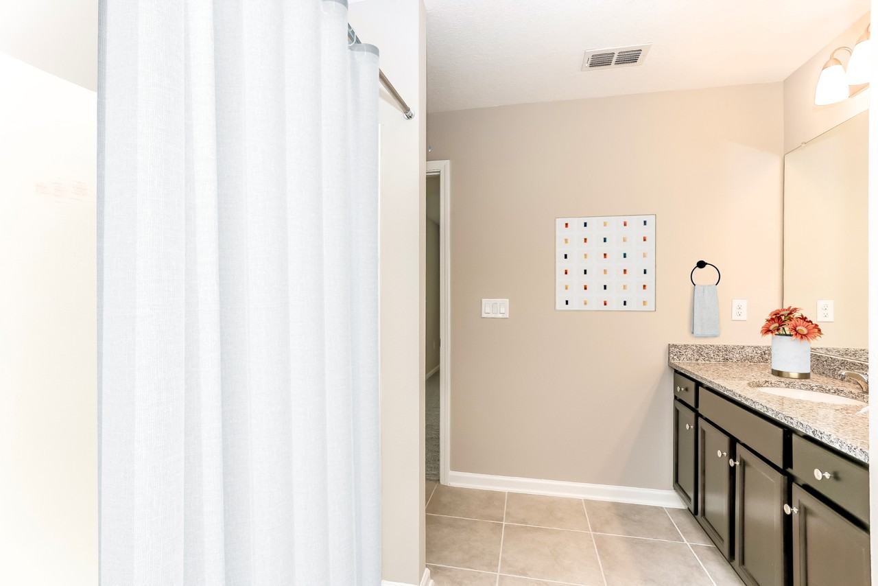 9342 Joannes Way - Photo 5 of 24