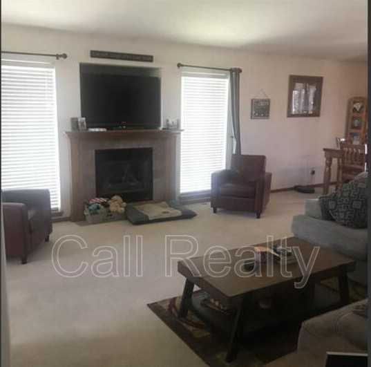 14609 E Crown Ave - Photo 2 of 5
