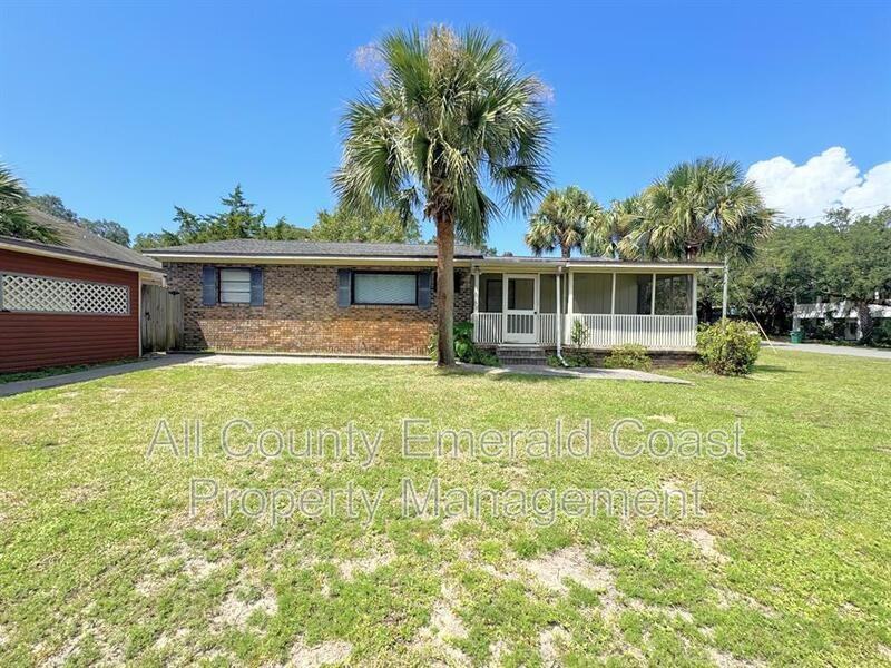 733 Beach Dr - Photo 2 of 40