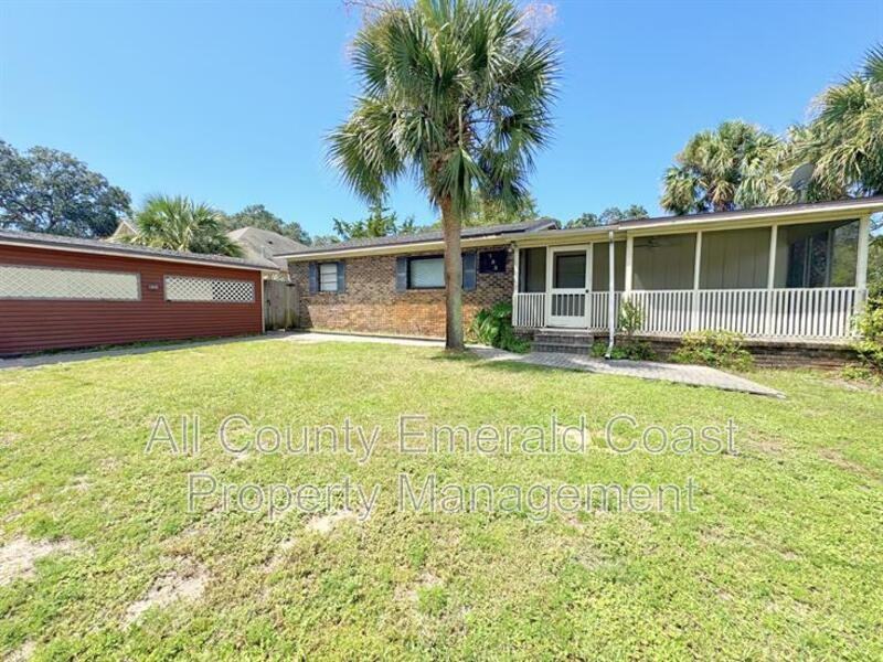 733 Beach Dr - Photo 3 of 40