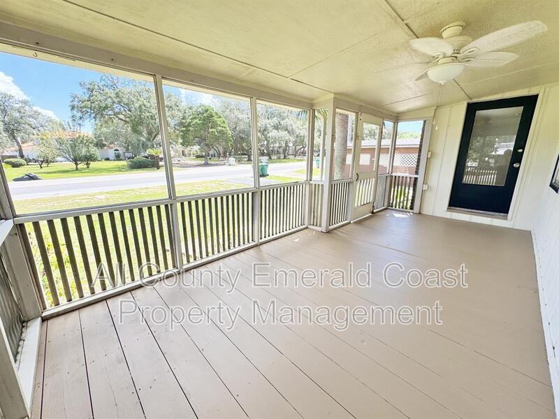 733 Beach Dr - Photo 7 of 40