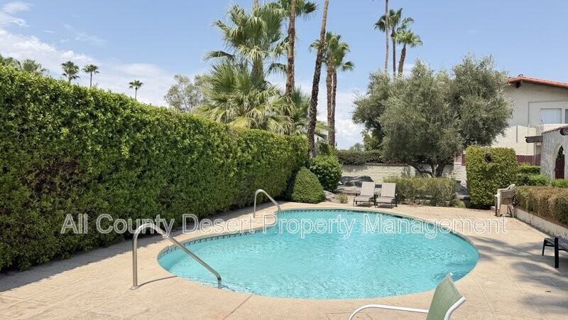 550 S El Cielo Rd #15