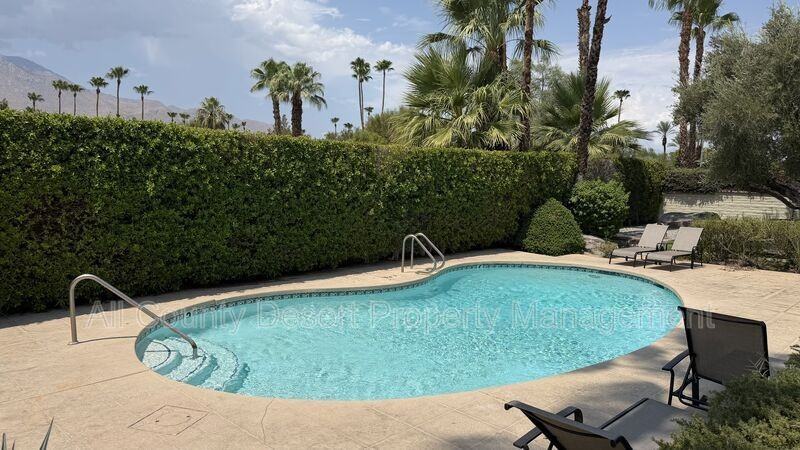 550 S El Cielo Rd #3
