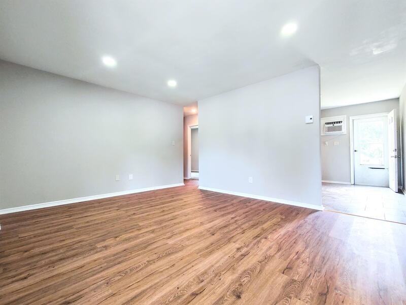 4421 Layola Ave - Photo 4 of 10