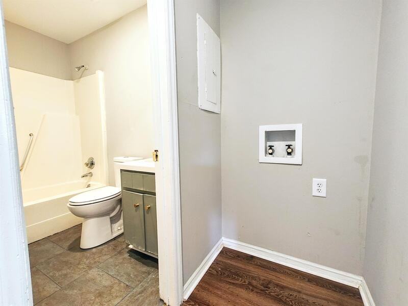 4421 Layola Ave - Photo 6 of 10