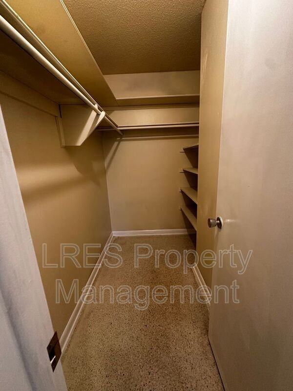 2719 Merrie Oaks Rd - Photo 6 of 46