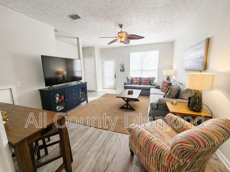 5726 Beach Dr - Photo 2 of 16