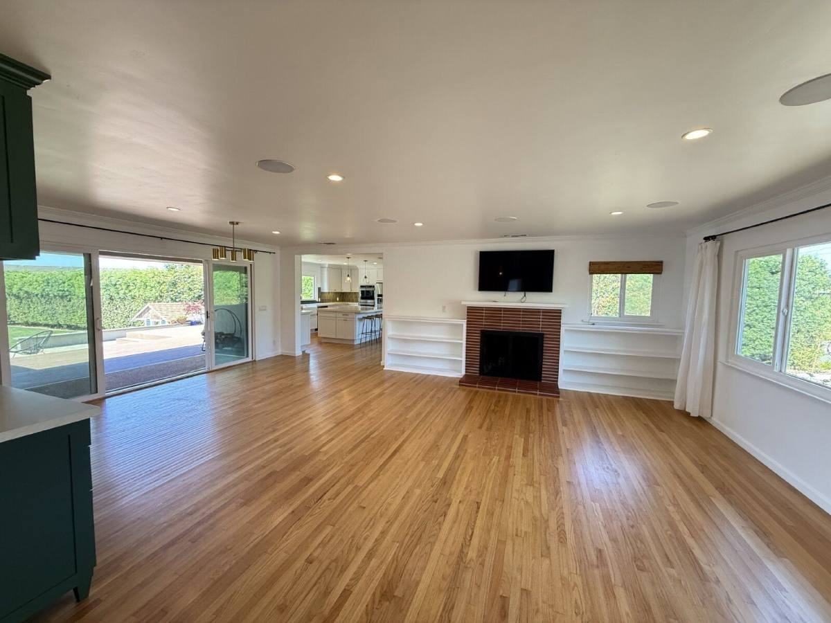 1401 Forest Ave - Photo 3 of 10