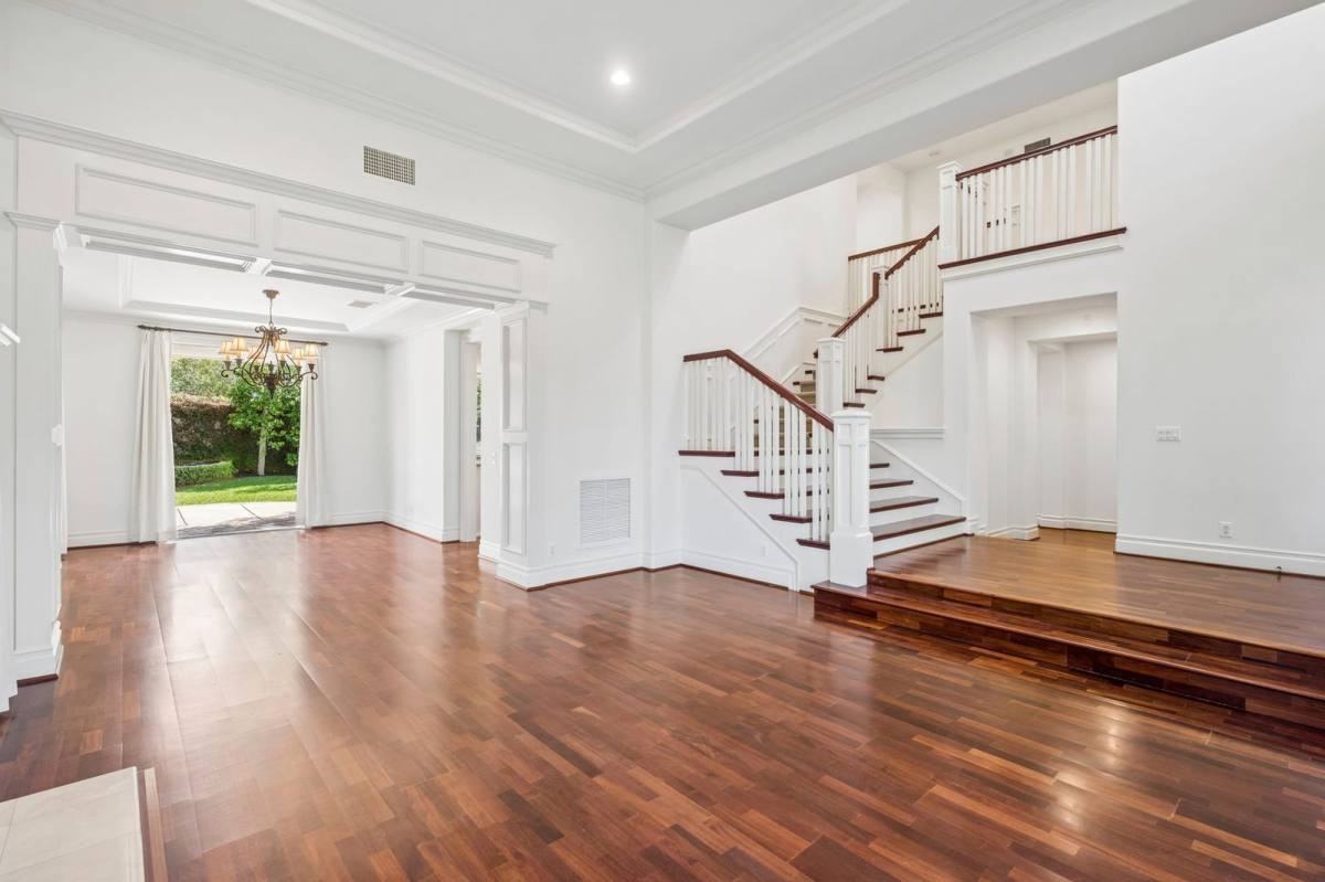 15 Jupiter Hills Dr - Photo 4 of 10
