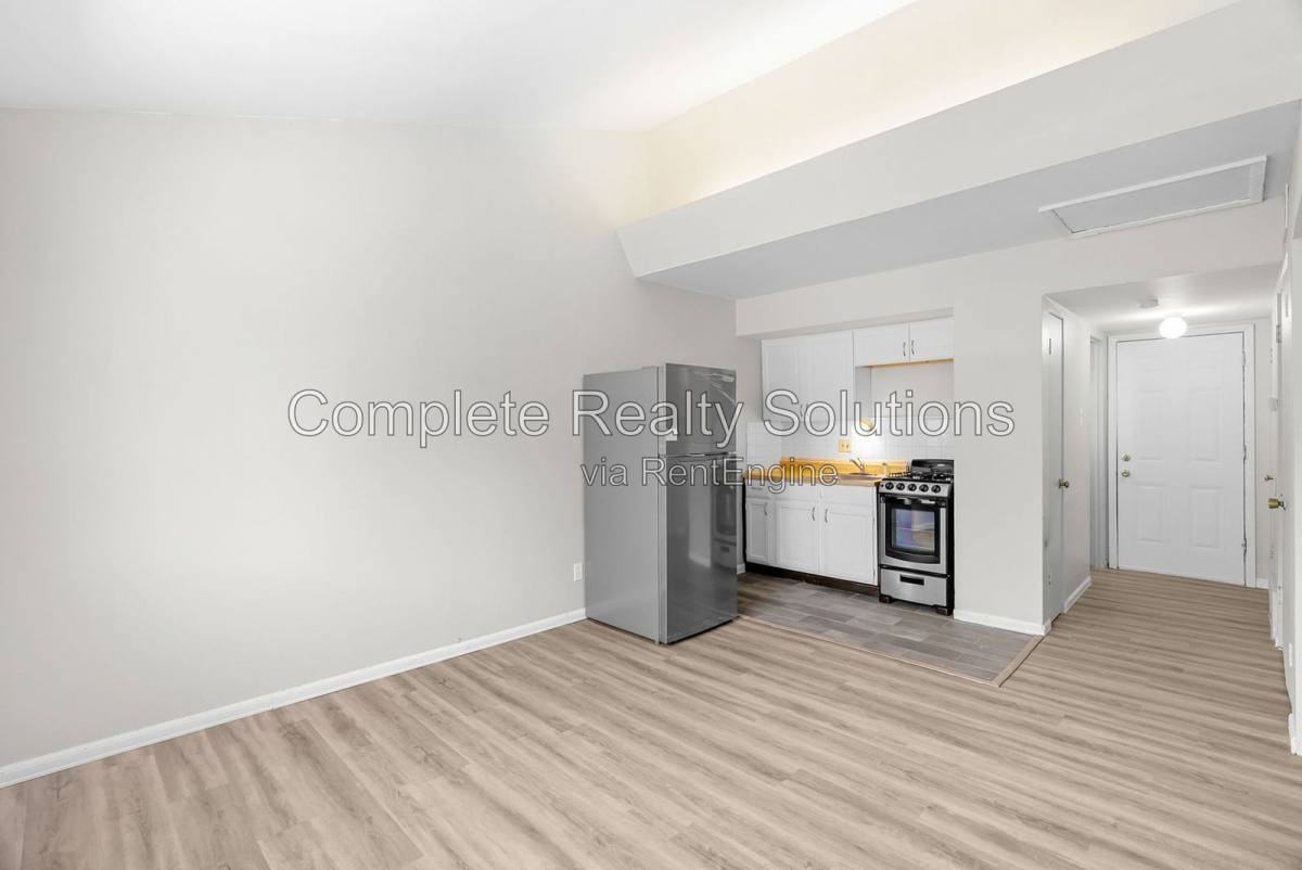 2323 Woodson Rd #L - Photo 3 of 10
