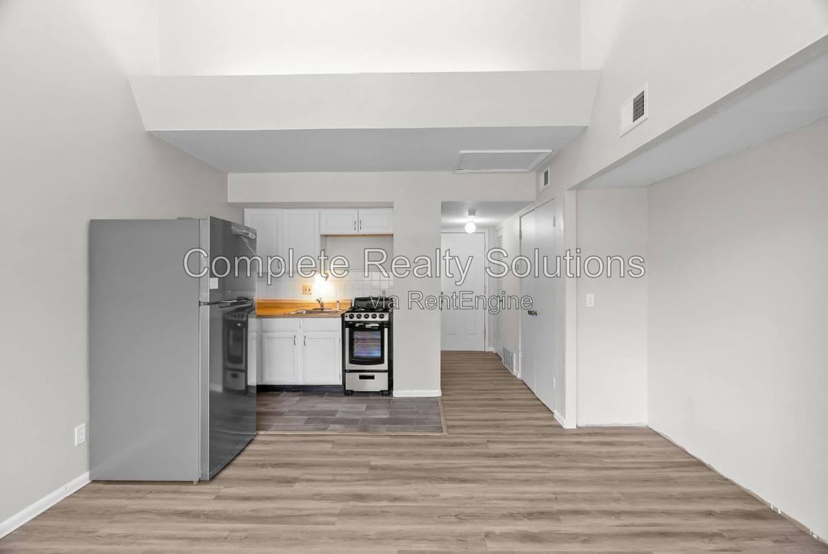 2323 Woodson Rd #L - Photo 4 of 10